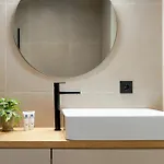 Apartament Modern Open Plan Elegance By Hostwise *