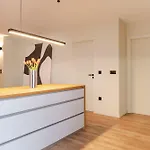Modern Open Plan Elegance By Hostwise Apartament