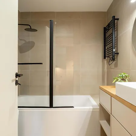 Apartament Modern Open Plan Elegance By Hostwise *