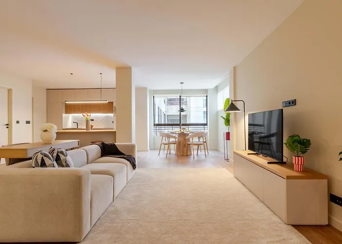 Modern Open Plan Elegance By Hostwise Lejlighed *