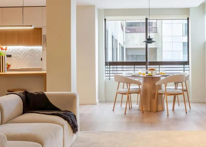 Modern Open Plan Elegance By Hostwise Lejlighed *