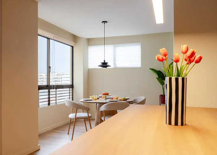 Modern Open Plan Elegance By Hostwise *