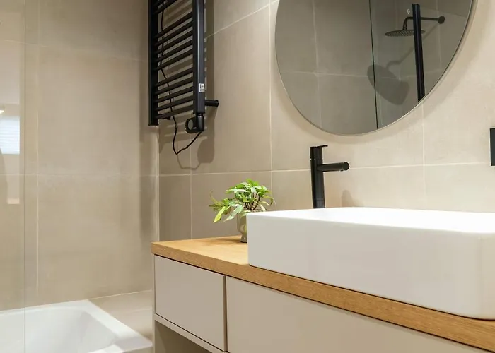 Modern Open Plan Elegance By Hostwise