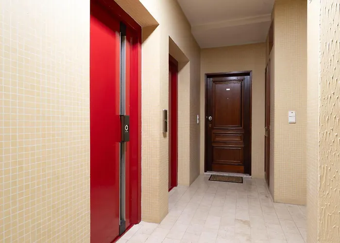 Modern Open Plan Elegance By Hostwise *