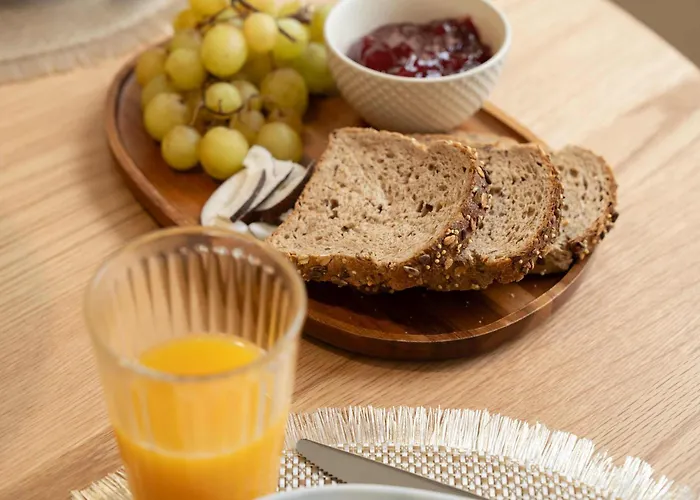 Modern Open Plan Elegance By Hostwise * Matosinhos (Porto)