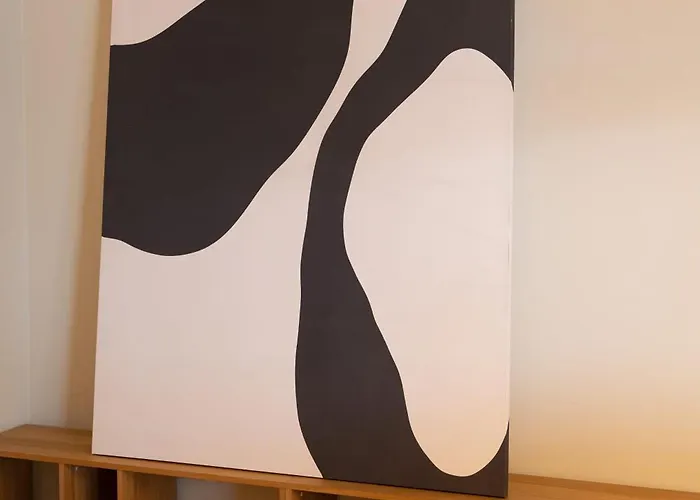 Modern Open Plan Elegance By Hostwise *